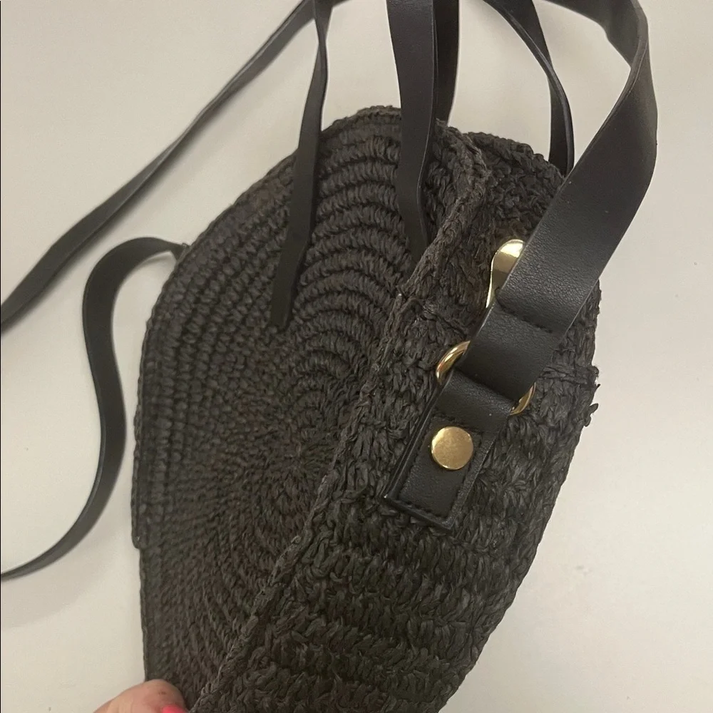 H&M Black Circular Crossbody Bag / with handles